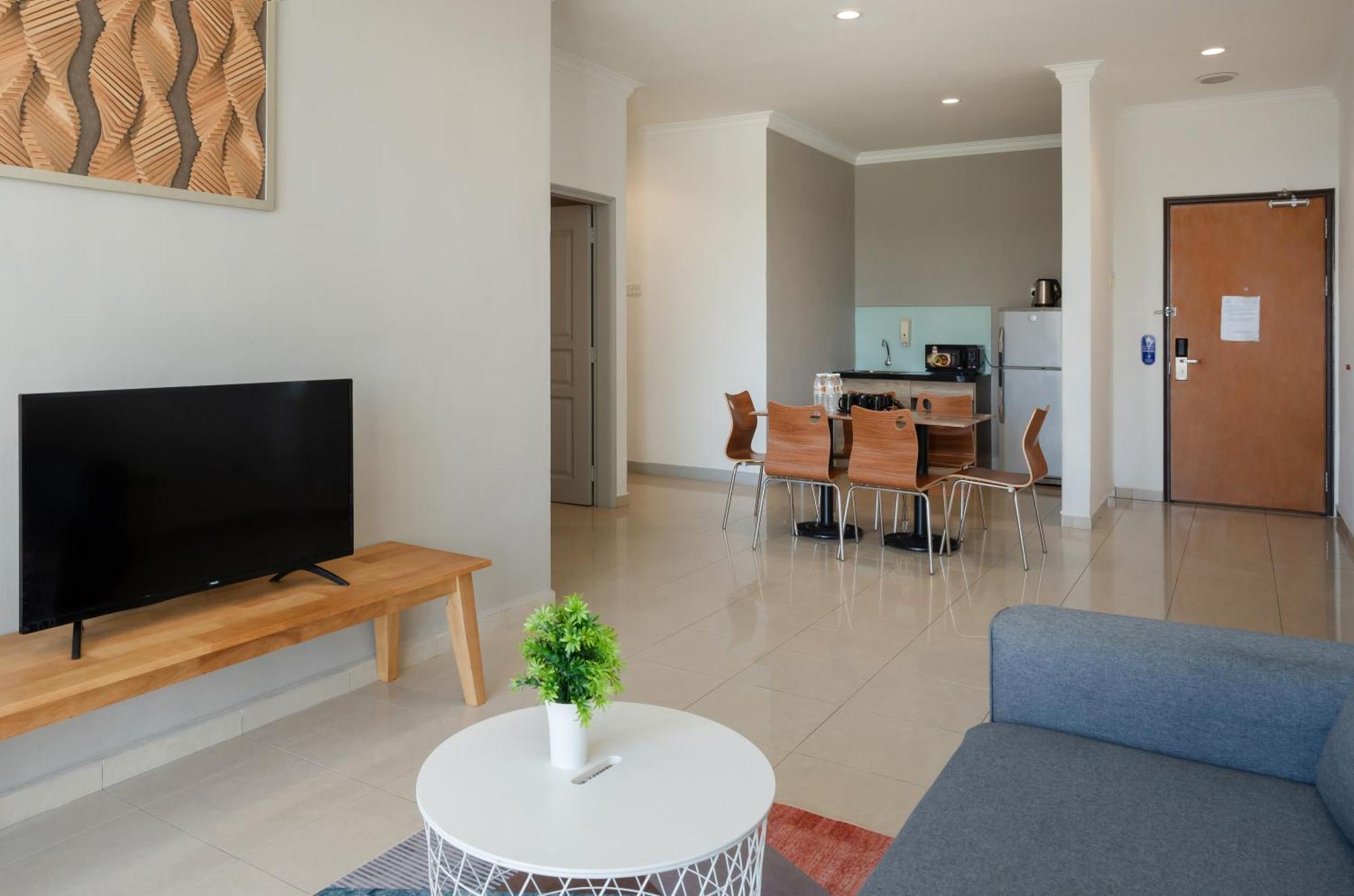 Golden View Serviced Apartments Tanjung Tokong Exterior foto