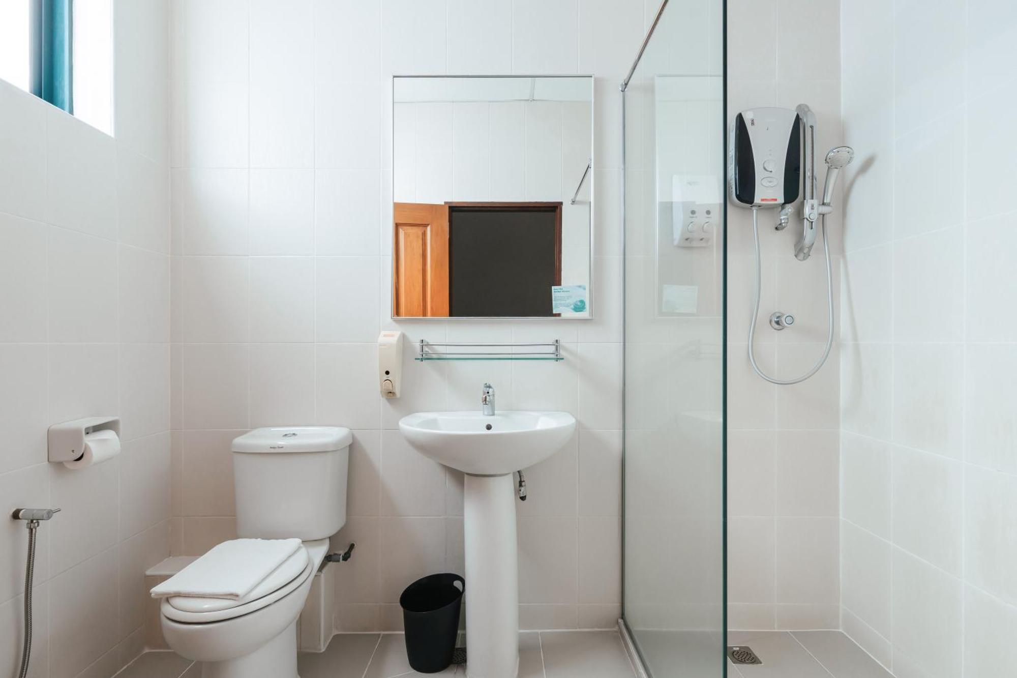 Golden View Serviced Apartments Tanjung Tokong Exterior foto