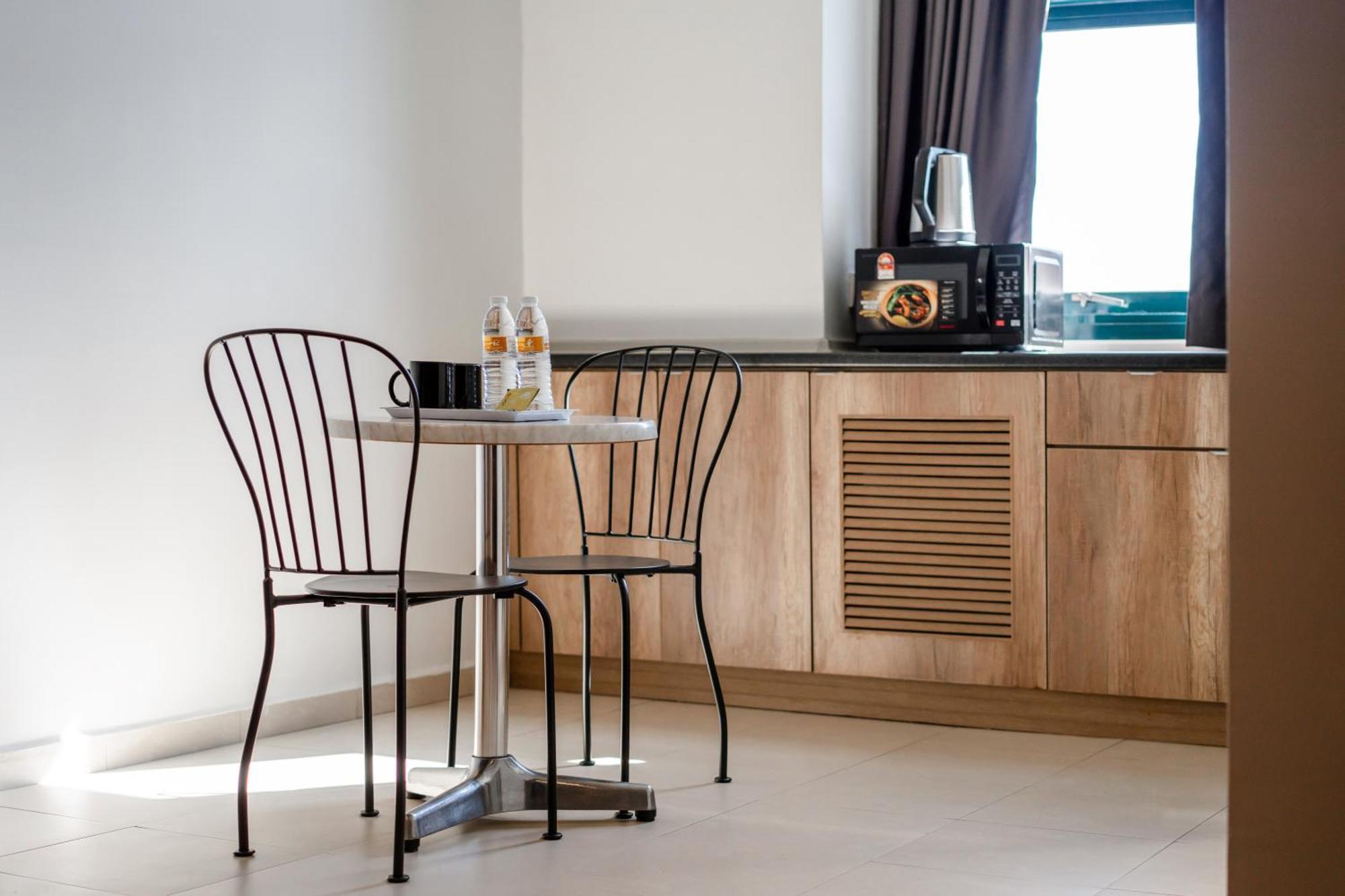 Golden View Serviced Apartments Tanjung Tokong Exterior foto